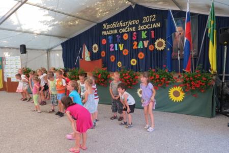 KNOBLEHARJEVO 2012- Otroški živ žav 22